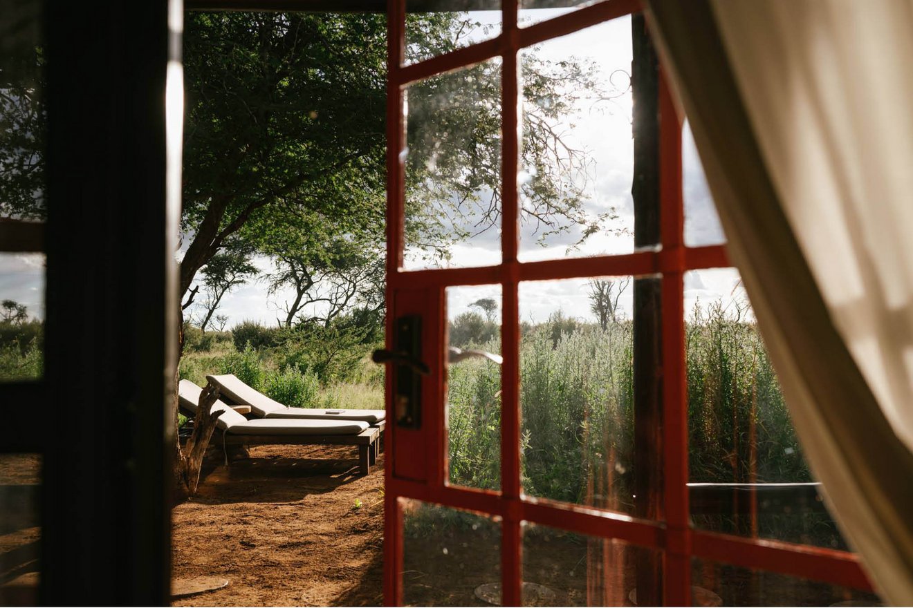 Kambaku-Camp-Porch