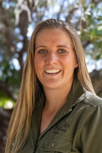 Kambaku-team-Stephanie